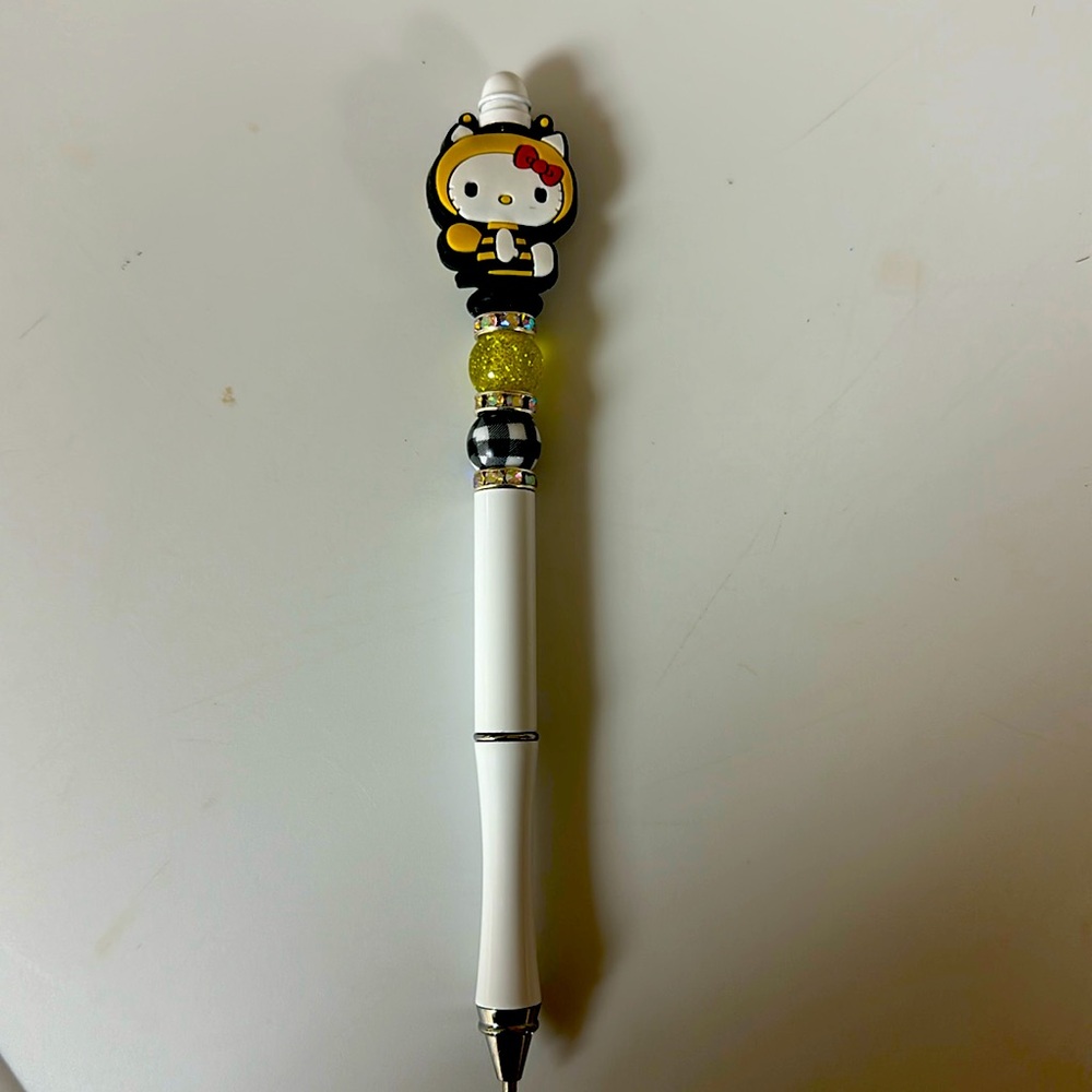 Hello Kitty, bumblebee ink pen